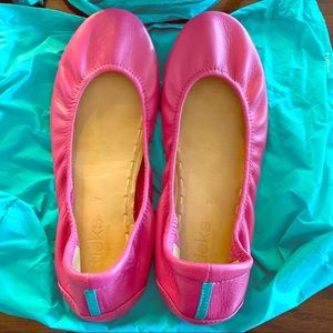 Fuschia Tieks size 7